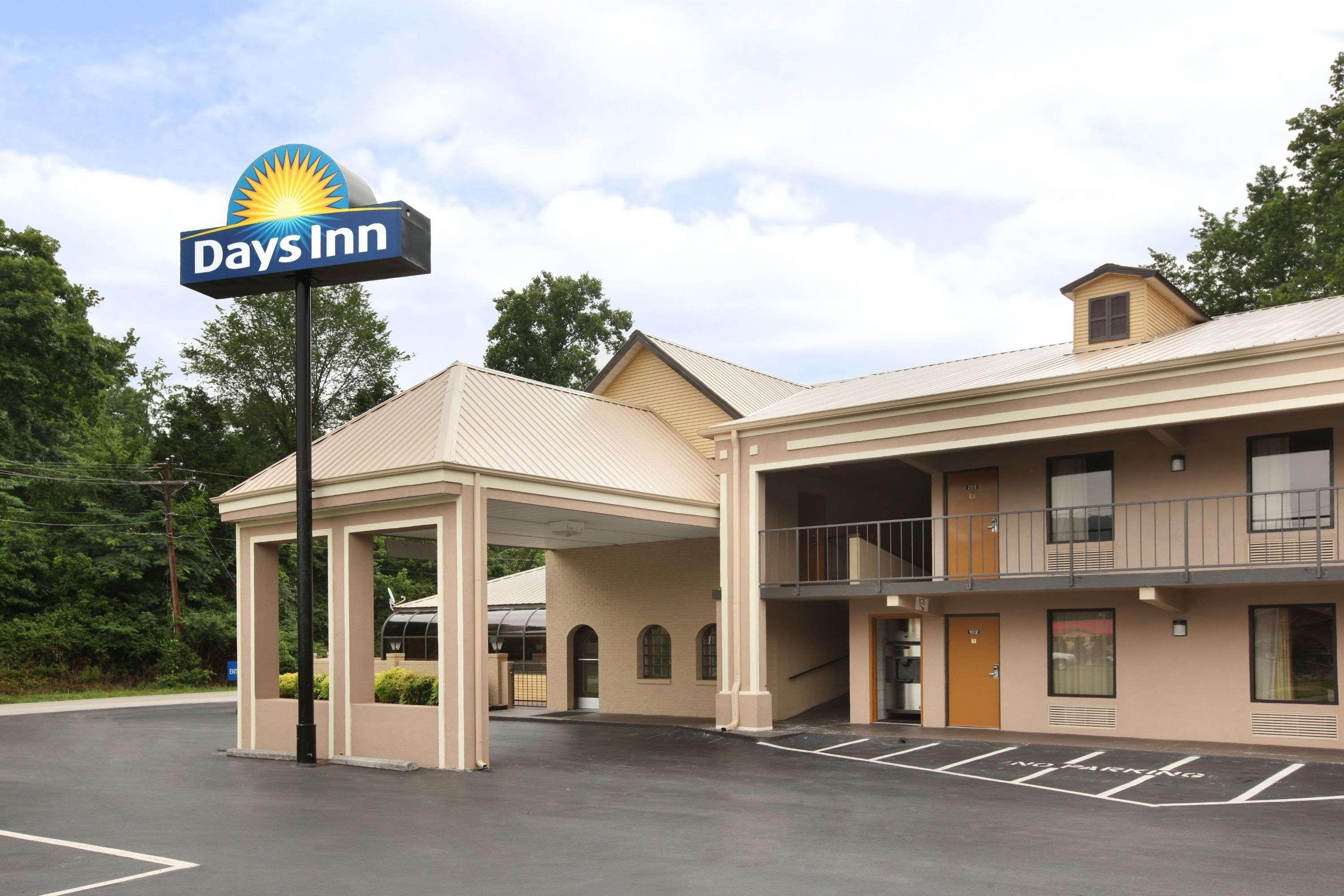 Days Inn By Wyndham Harriman Εξωτερικό φωτογραφία